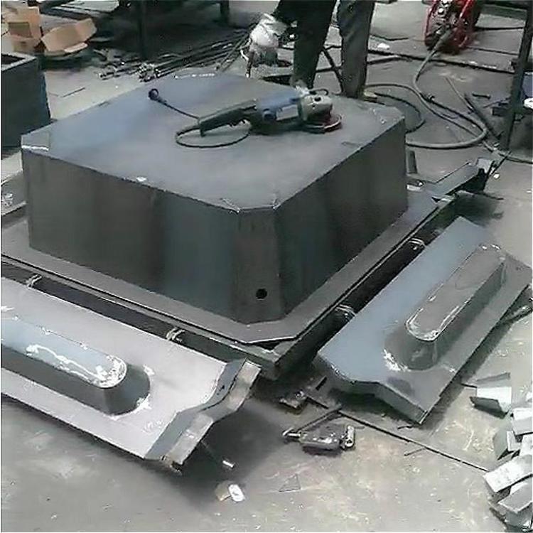 1635722001556419.jpg 生態(tài)框護坡模具.jpg